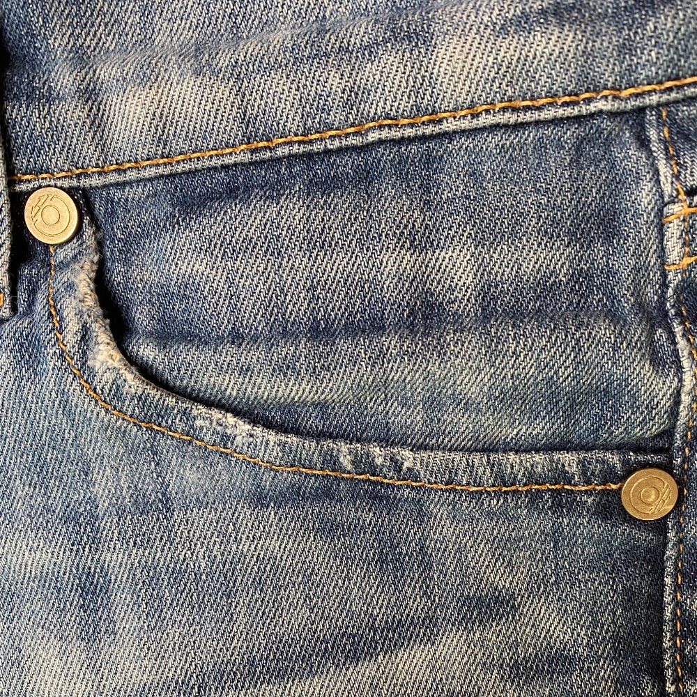 Citizens of Humanity* Cut-Off Denim Shorts *Size 27 - Picture 8 of 15